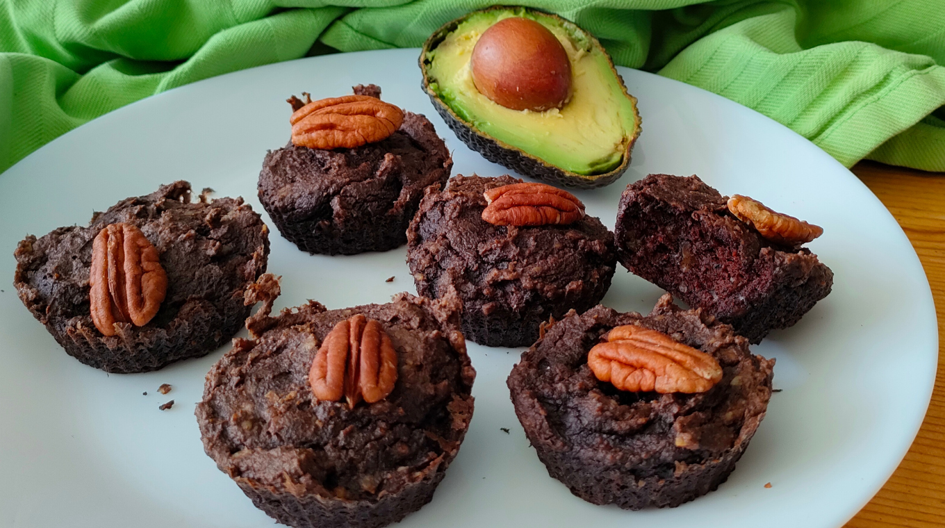 Chocolade avocadomuffins met pecannoten